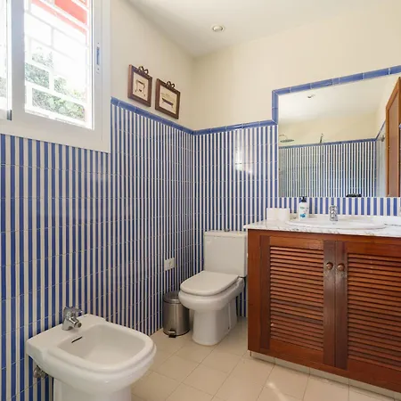 El Jardin De With Private Pool, Sauna & Jacuzzi Villa *
