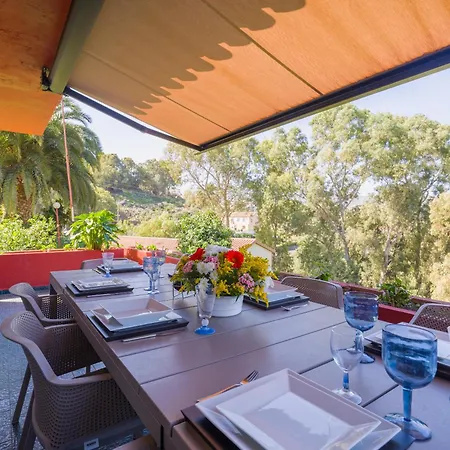 El Jardin De With Private Pool, Sauna & Jacuzzi Villa